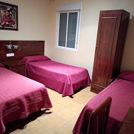 Hostal El Lirio Bollullos Par del Condado Exterior foto