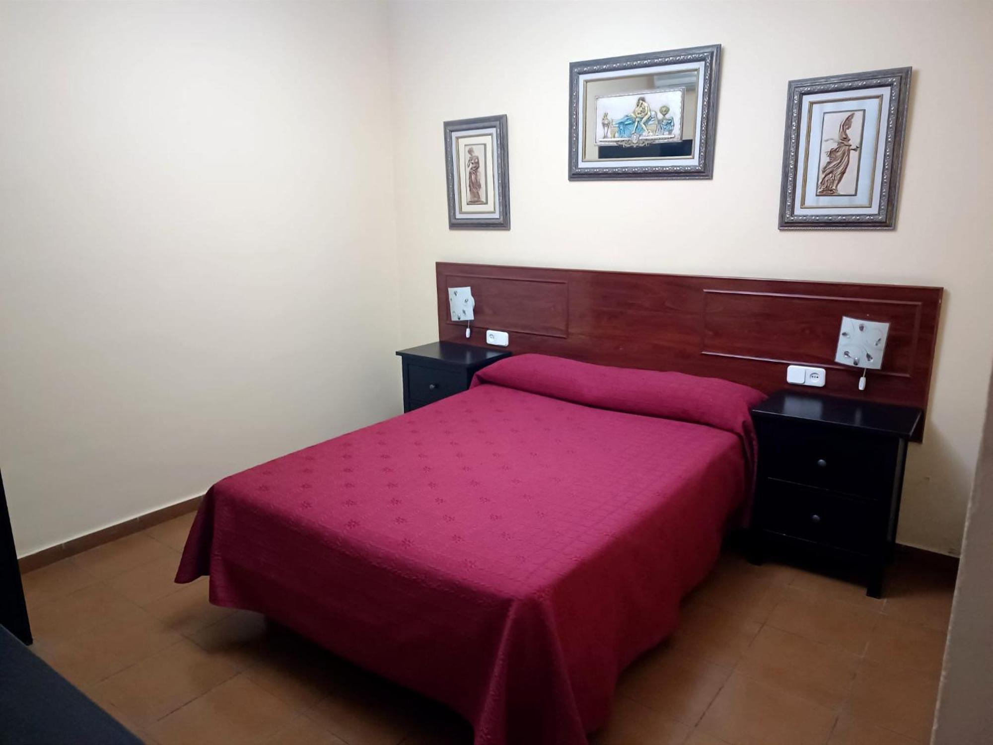 Hostal El Lirio Bollullos Par del Condado Exterior foto